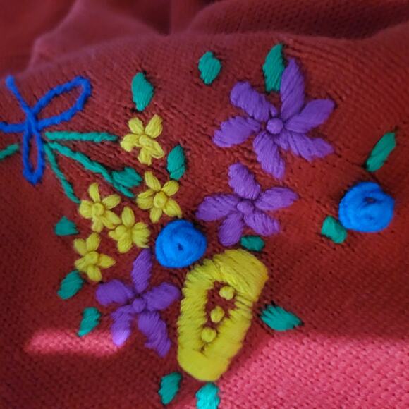 Vintage Birch Bros Eagles Eye Embroidery Sweater Red Floral Bouquet Medium Large - Picture 9 of 14